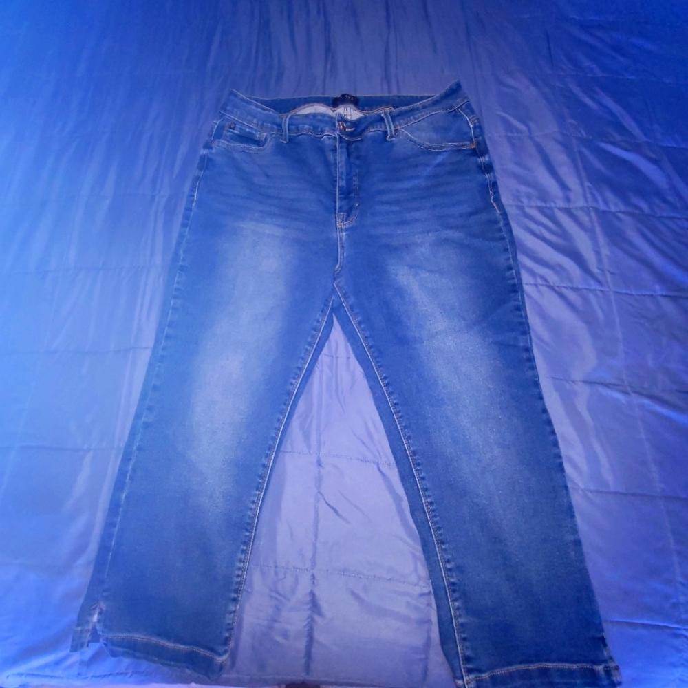 Womens Size 16 Capris